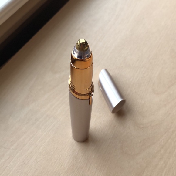 Eyebrow trimmer - Picture 4 of 4